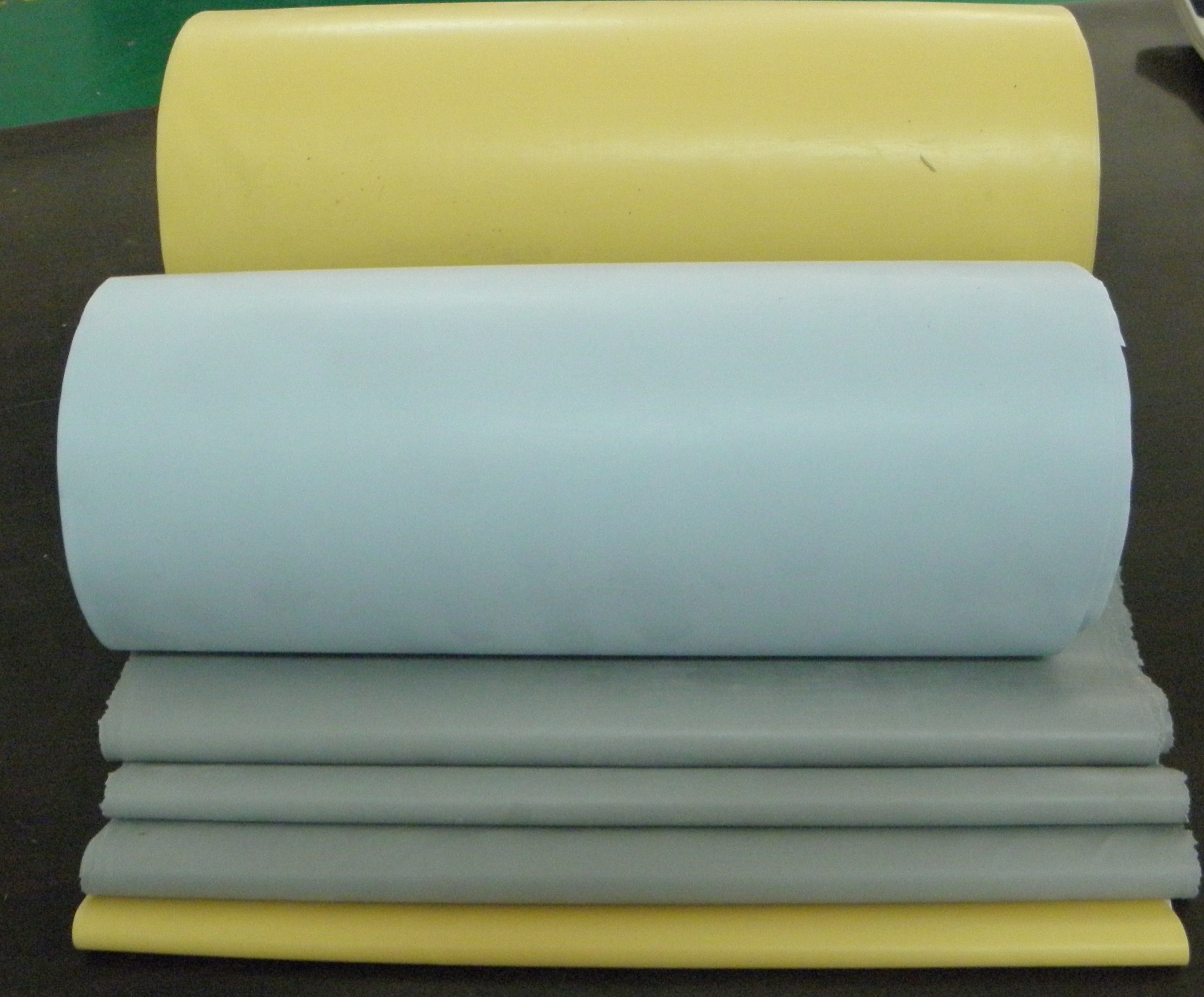 解鎖散熱新“矽”力：TIS800-18-04黑色導熱矽膠布震撼登場