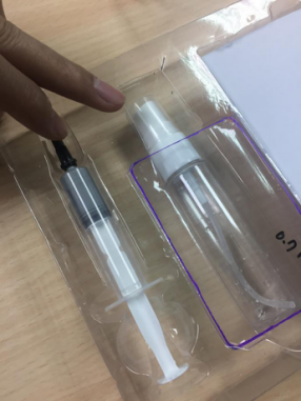 盒裝4公克針筒導熱膏(TIG780-52)附含清潔及刷印工具組